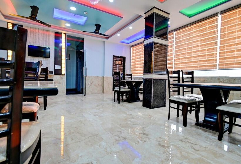 Fabhotel Club Junction