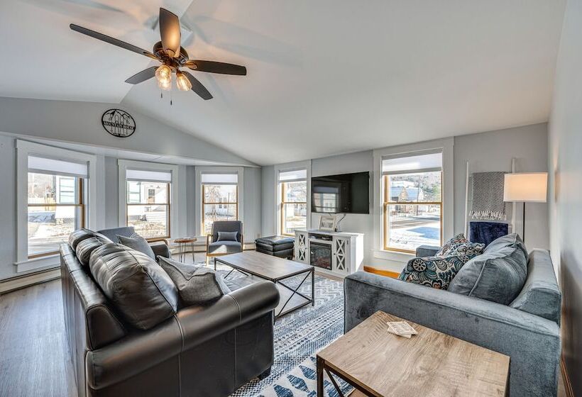 Comfortable Lincoln Home: Walk To Main Street!