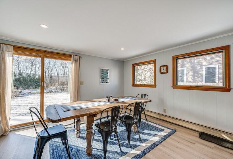 Comfortable Lincoln Home: Walk To Main Street!