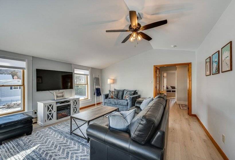 Comfortable Lincoln Home: Walk To Main Street!