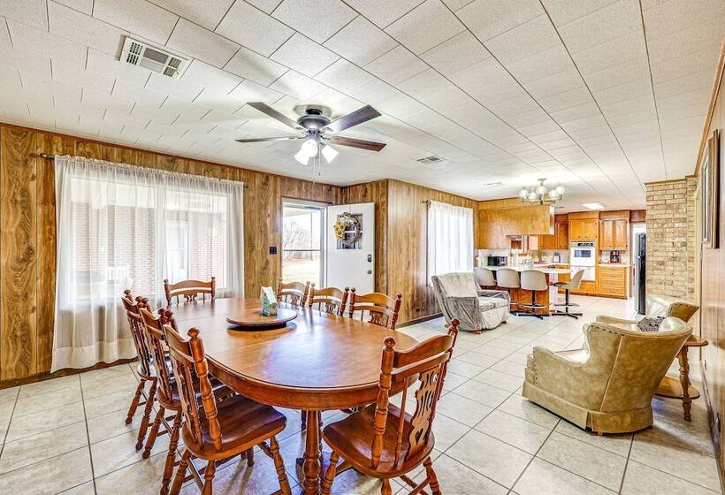 Countryside Marion Retreat Near Fishing & Trails!