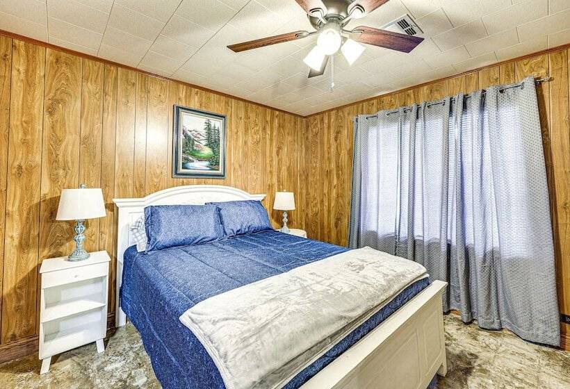 Countryside Marion Retreat Near Fishing & Trails!