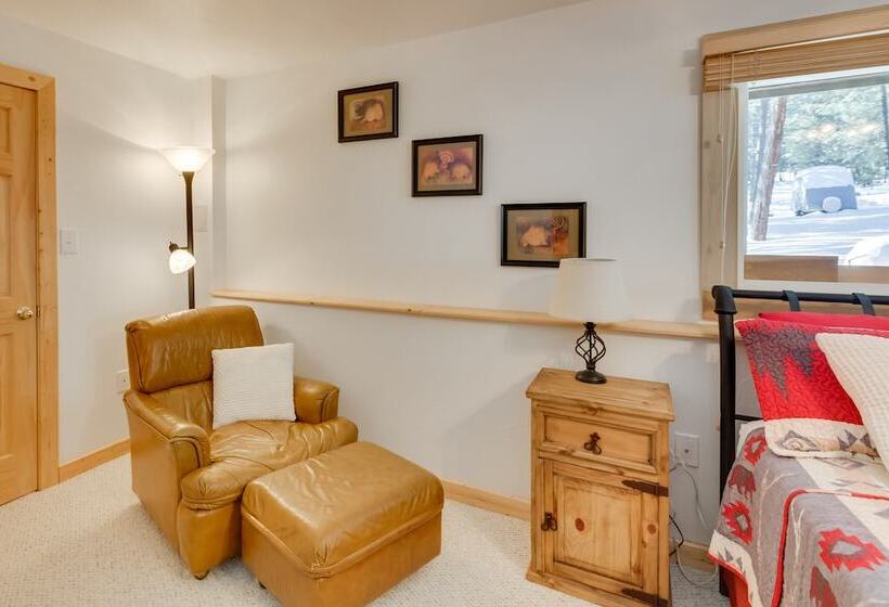 Cozy Angel Fire Cabin W/ Wood Burning Stove!