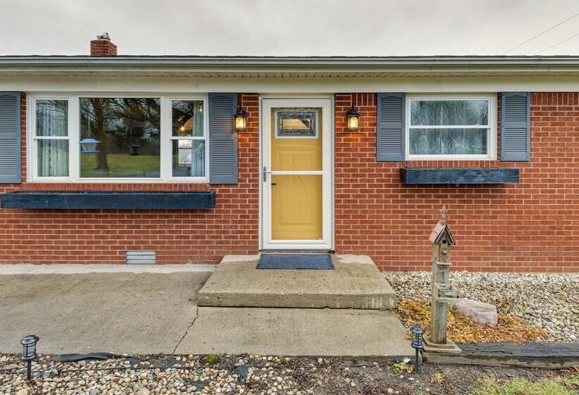 Cozy Richmond Home W/ Fire Pit: Walk, Bike & More!