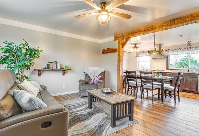 Cozy Richmond Home W/ Fire Pit: Walk, Bike & More!