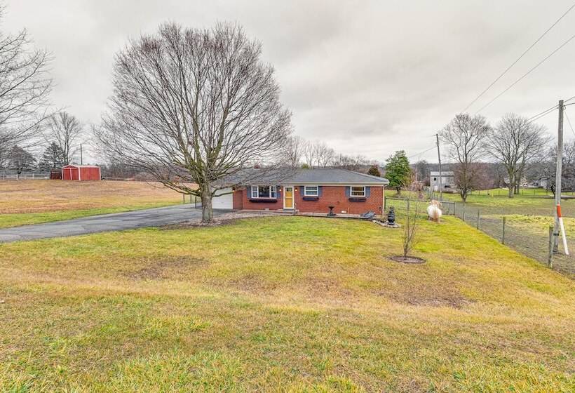 Cozy Richmond Home W/ Fire Pit: Walk, Bike & More!