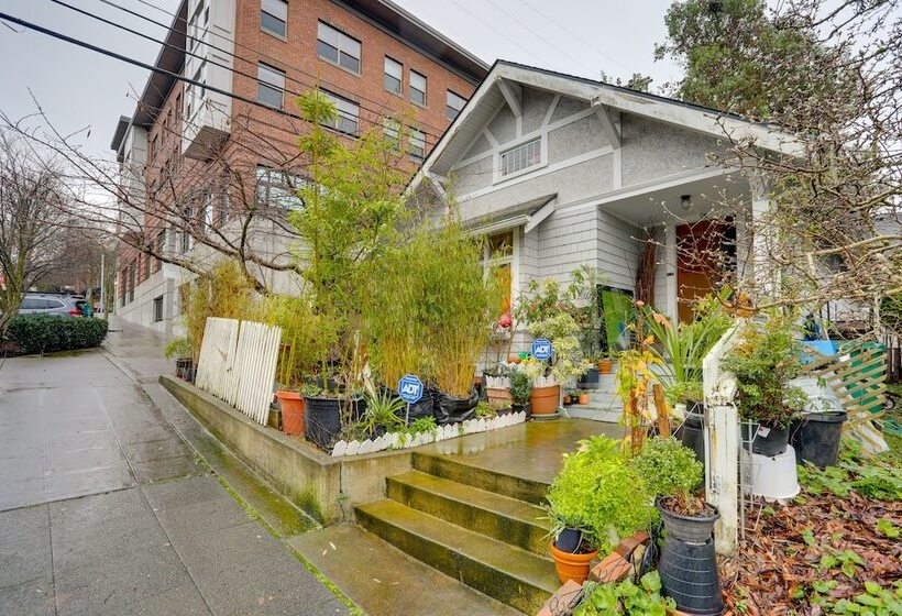 Walkable Seattle Getaway: 3 Mi To Downtown!