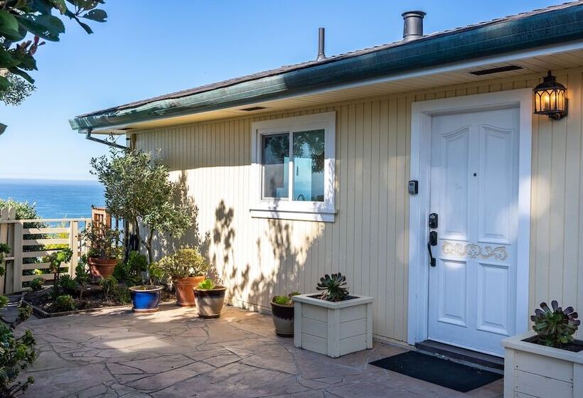 Stunning Coastal Cottage W/ Views Of Monterey Bay!
