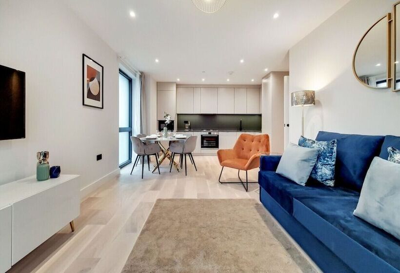 Deluxe Wembley Harrow Apartment