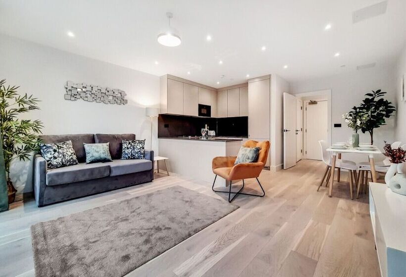 Deluxe Wembley Harrow Apartment