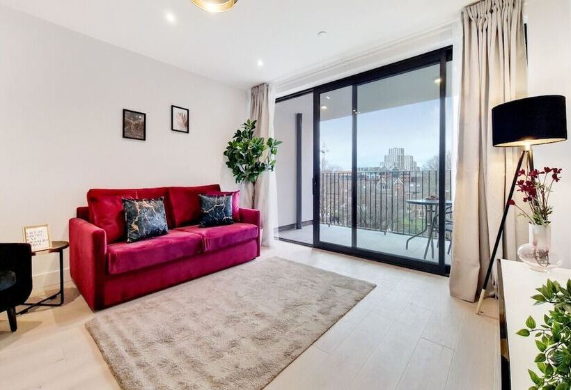 Deluxe Wembley Harrow Apartment