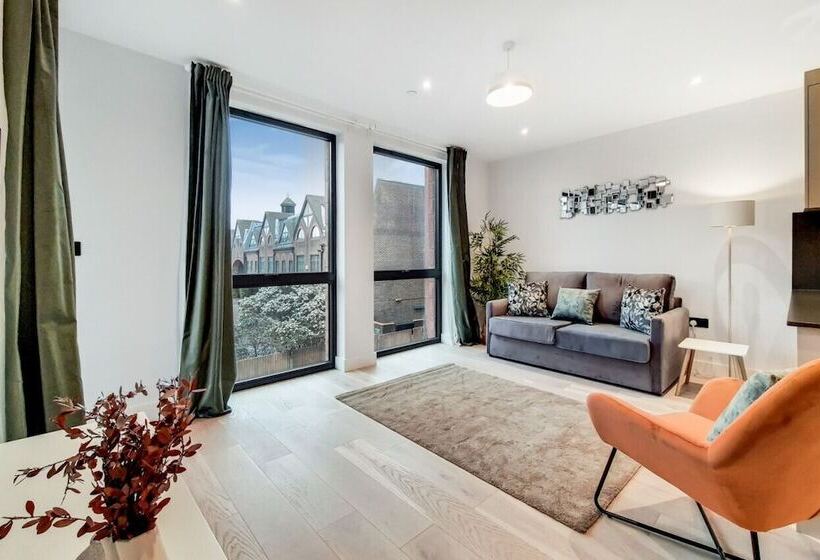 Deluxe Wembley Harrow Apartment