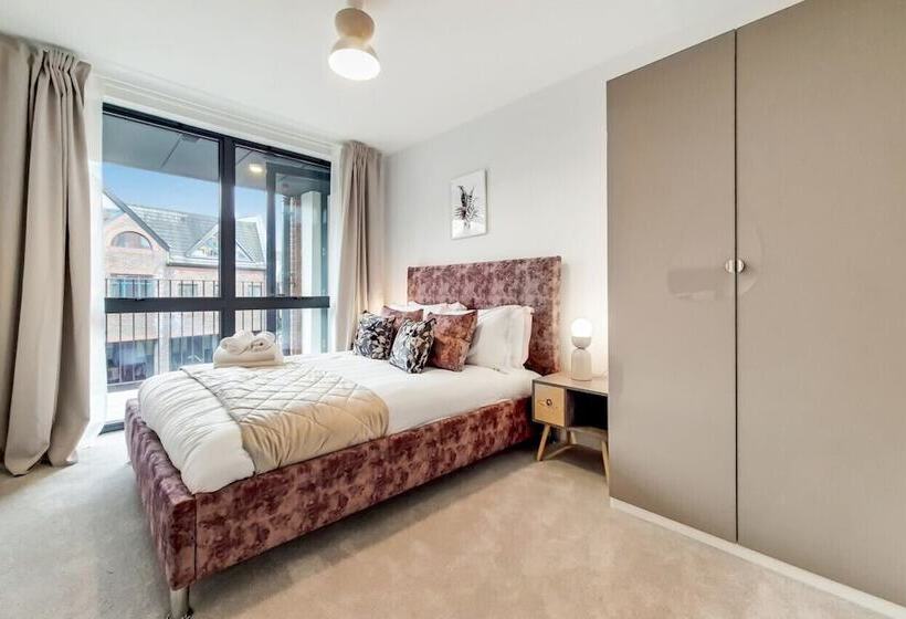 Deluxe Wembley Harrow Apartment