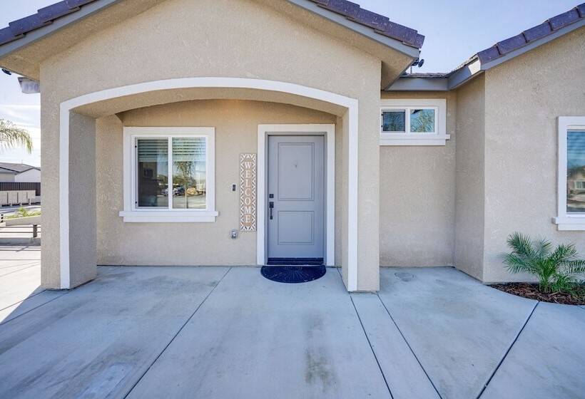 Dog Friendly Home Near Golfing In Bakersfield!