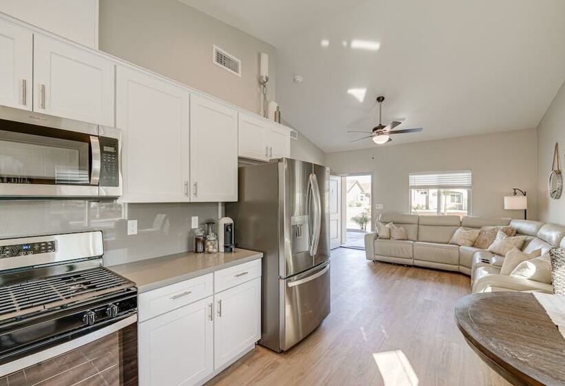 Dog Friendly Home Near Golfing In Bakersfield!