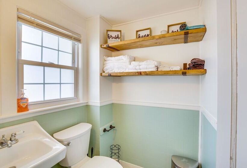 Dog Friendly Old Orchard Beach Home < 1 Mi To Pier