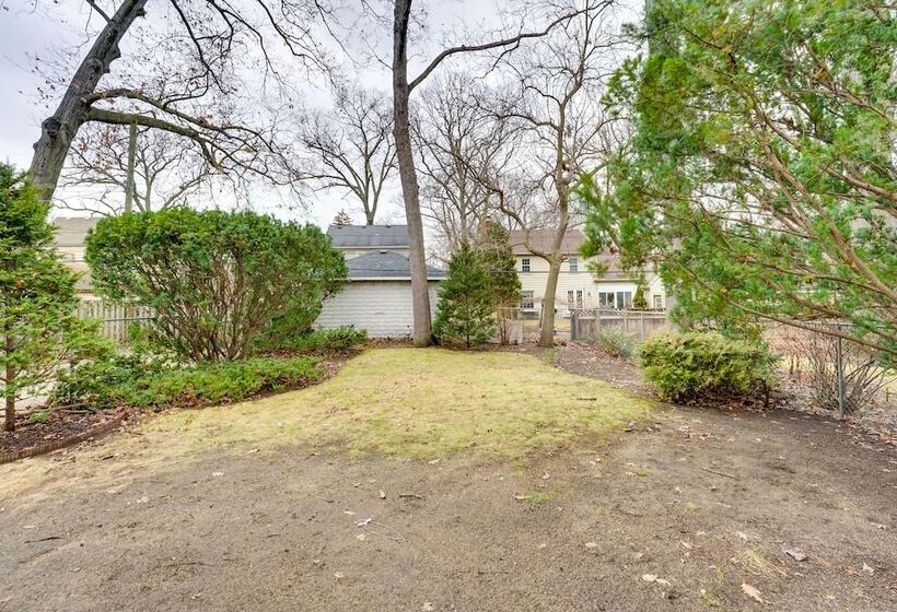 Dog Friendly Pleasant Ridge Home: 13 Mi To Detroit