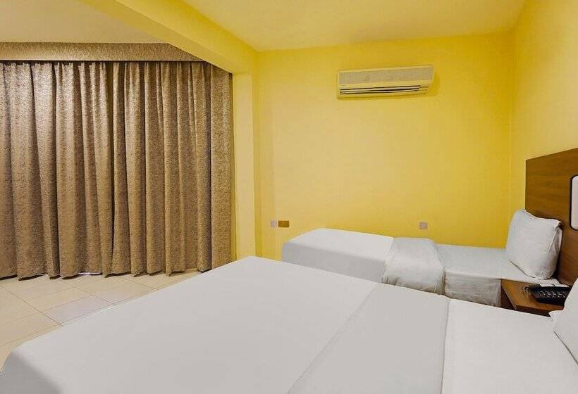 Emirates Hotel	By Oyo