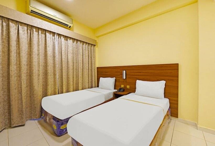 Emirates Hotel	By Oyo