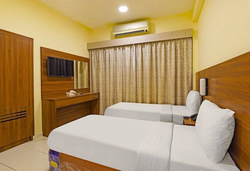 Emirates Hotel	By Oyo