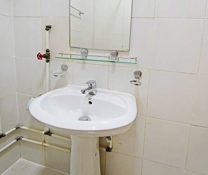 Emirates Hotel	By Oyo