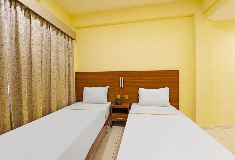 Emirates Hotel	By Oyo