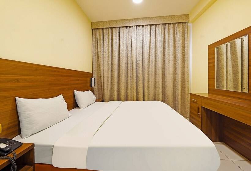 Emirates Hotel	By Oyo