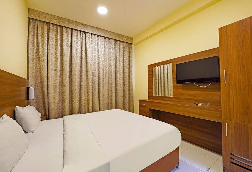 Emirates Hotel	By Oyo