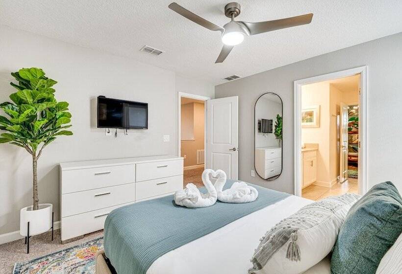 Disney Getaway W/ Game Room & Home Theater!