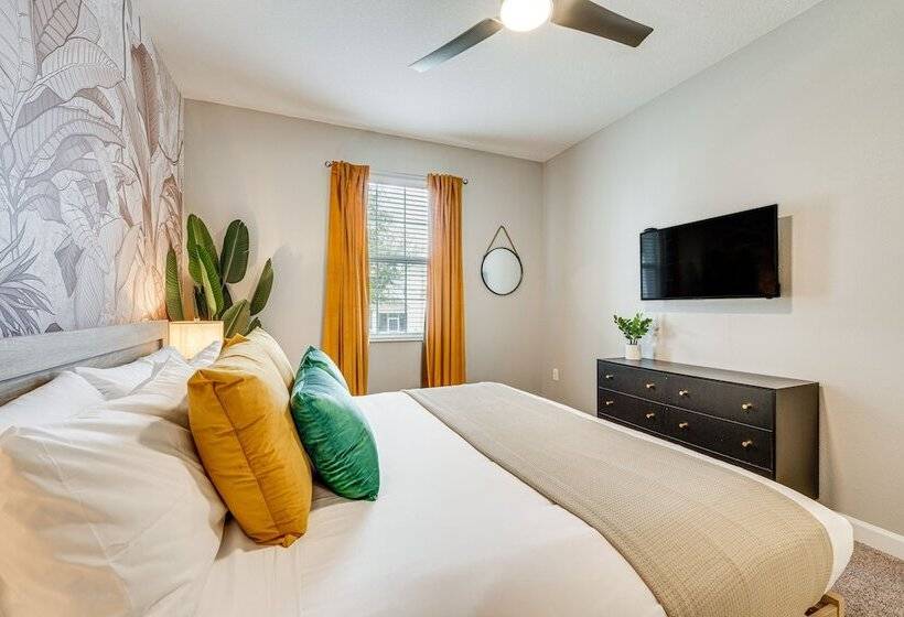 Disney Getaway W/ Game Room & Home Theater!