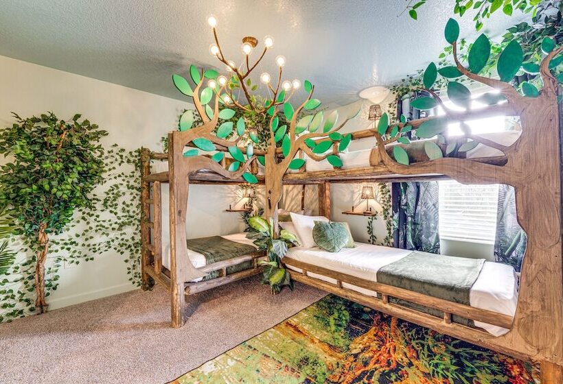 Disney Getaway W/ Game Room & Home Theater!