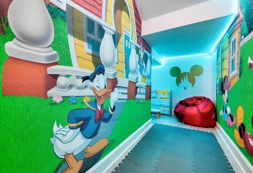 Disney Getaway W/ Game Room & Home Theater!