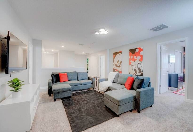 Disney Getaway W/ Game Room & Home Theater!