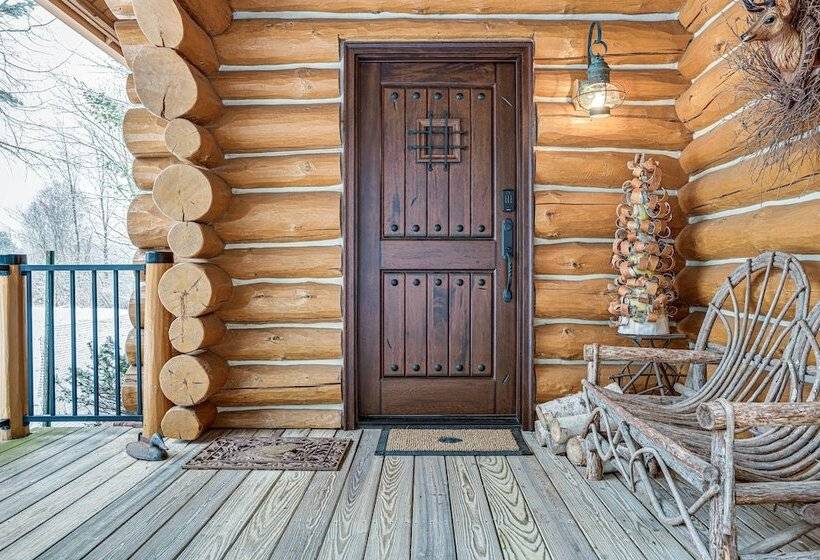 Quiet Thompsonville Log Home: Deck & River Access!