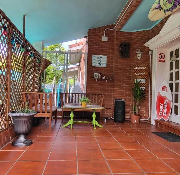 Family Surfers Hostel