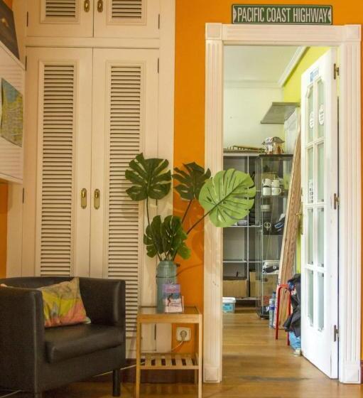 Family Surfers Hostel