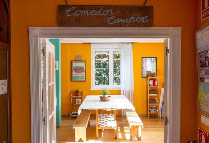 Family Surfers Hostel