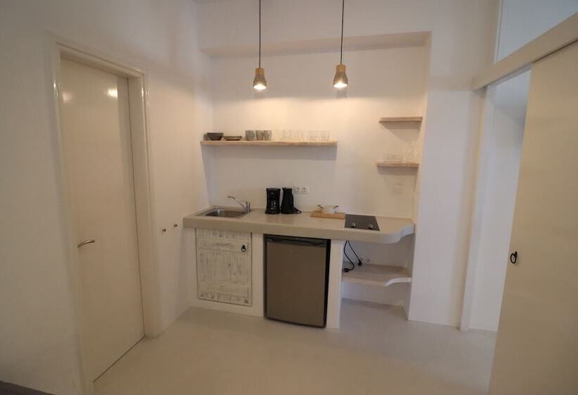 Flisvos Beach Apartments