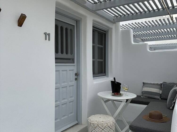 Flisvos Beach Apartments