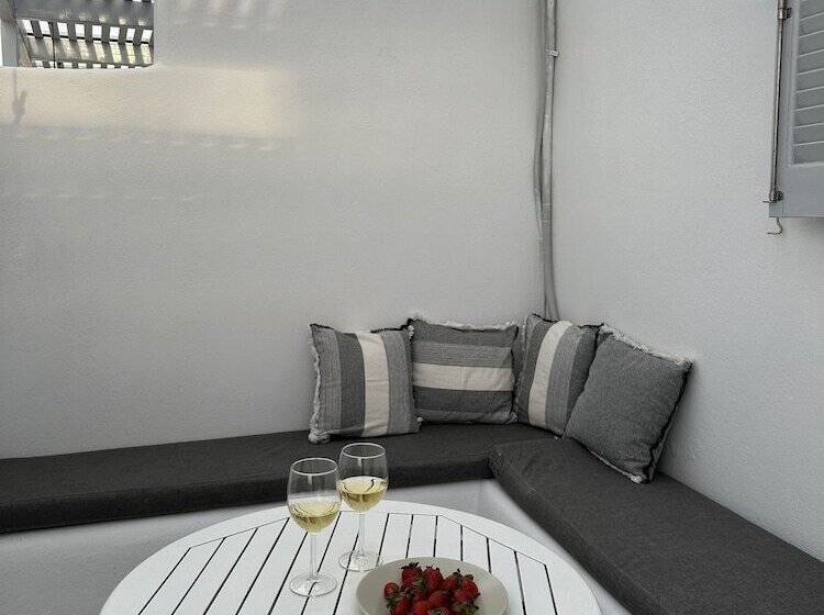 Flisvos Beach Apartments