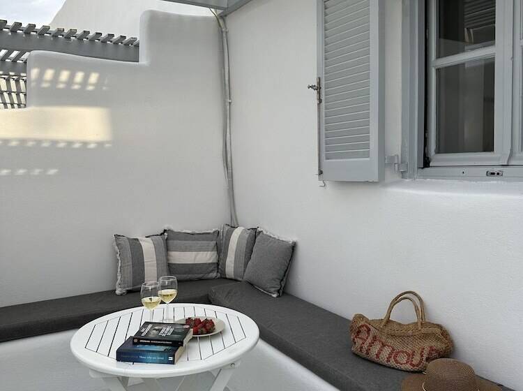 Flisvos Beach Apartments