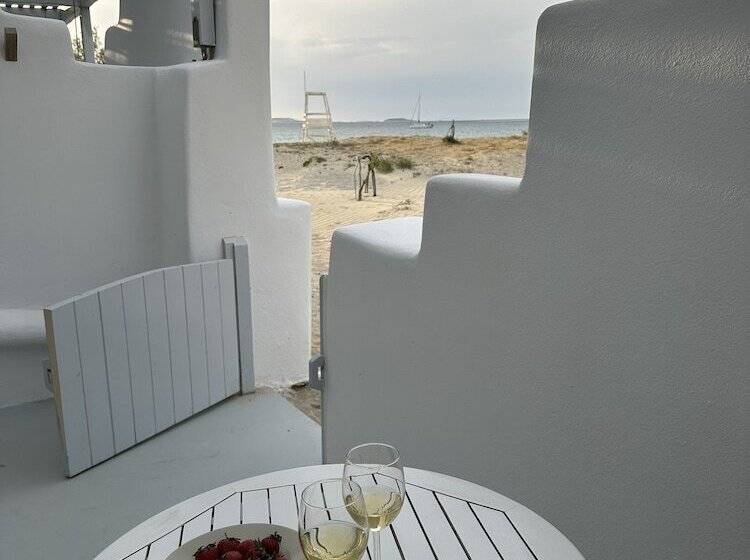 Flisvos Beach Apartments