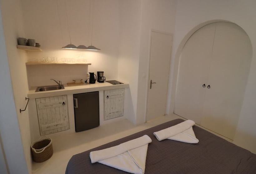 Flisvos Beach Apartments