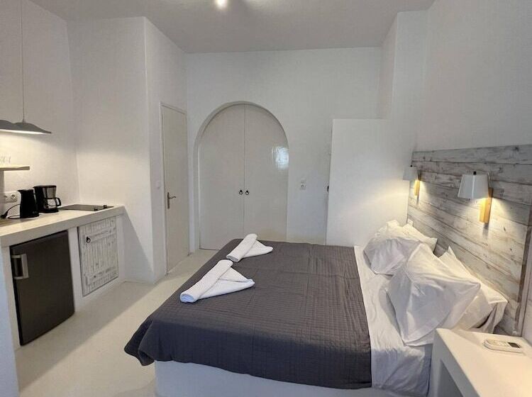 Flisvos Beach Apartments