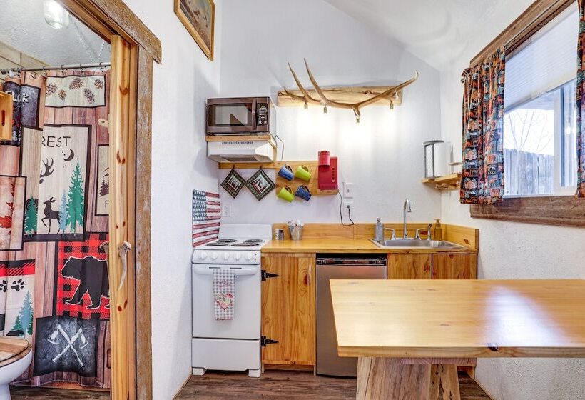 Glenvil Cabin W/ Gas Grill: Steps To Dock & Pond!