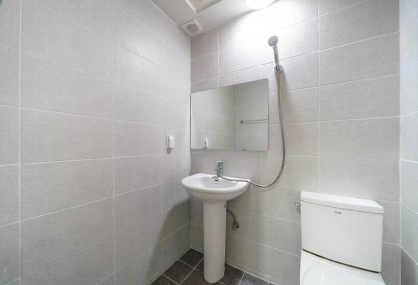 Goseong Hayanpado Pension