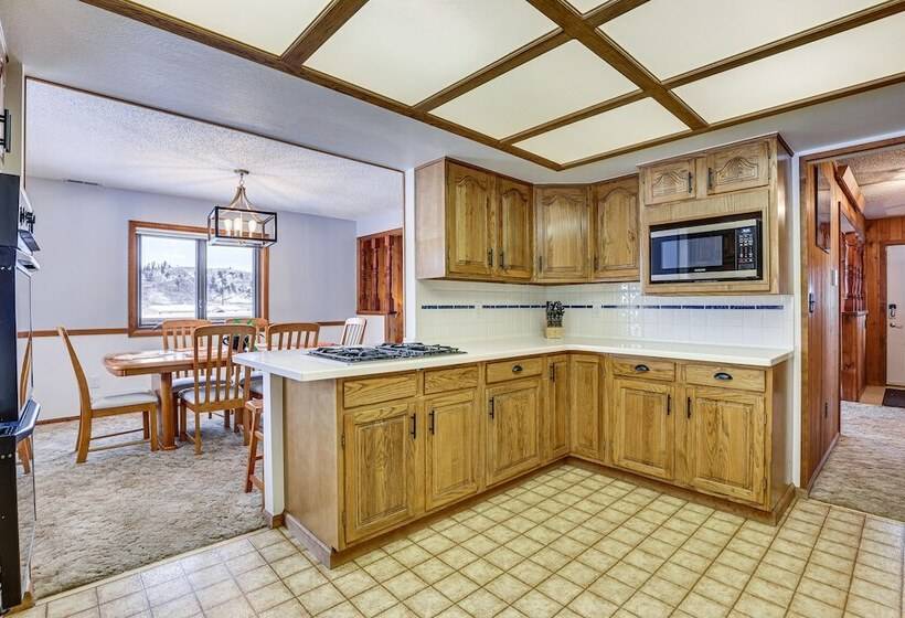 Enjoy Deck + Mtn Views: Grand Lake Retreat!