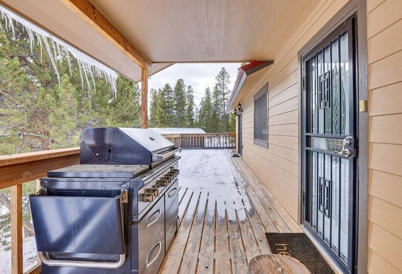 Enjoy Deck + Mtn Views: Grand Lake Retreat!