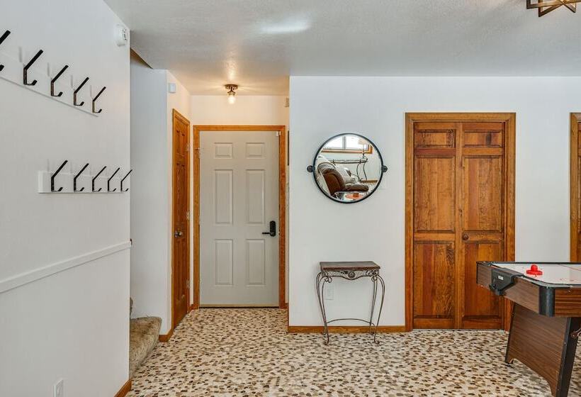 Enjoy Deck + Mtn Views: Grand Lake Retreat!