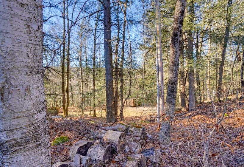 Great Barrington Lakeside Getaway W/ Kayak & Grill